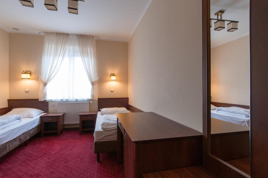 Hotel Grant Leszno  Exteriör bild