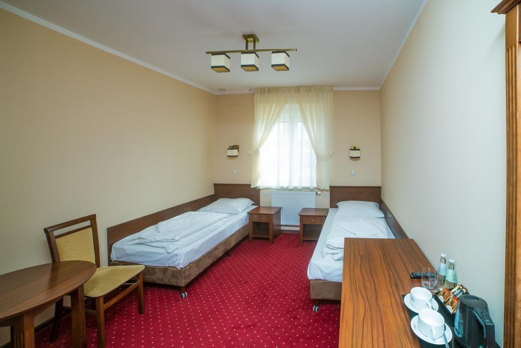 Hotel Grant Leszno  Exteriör bild